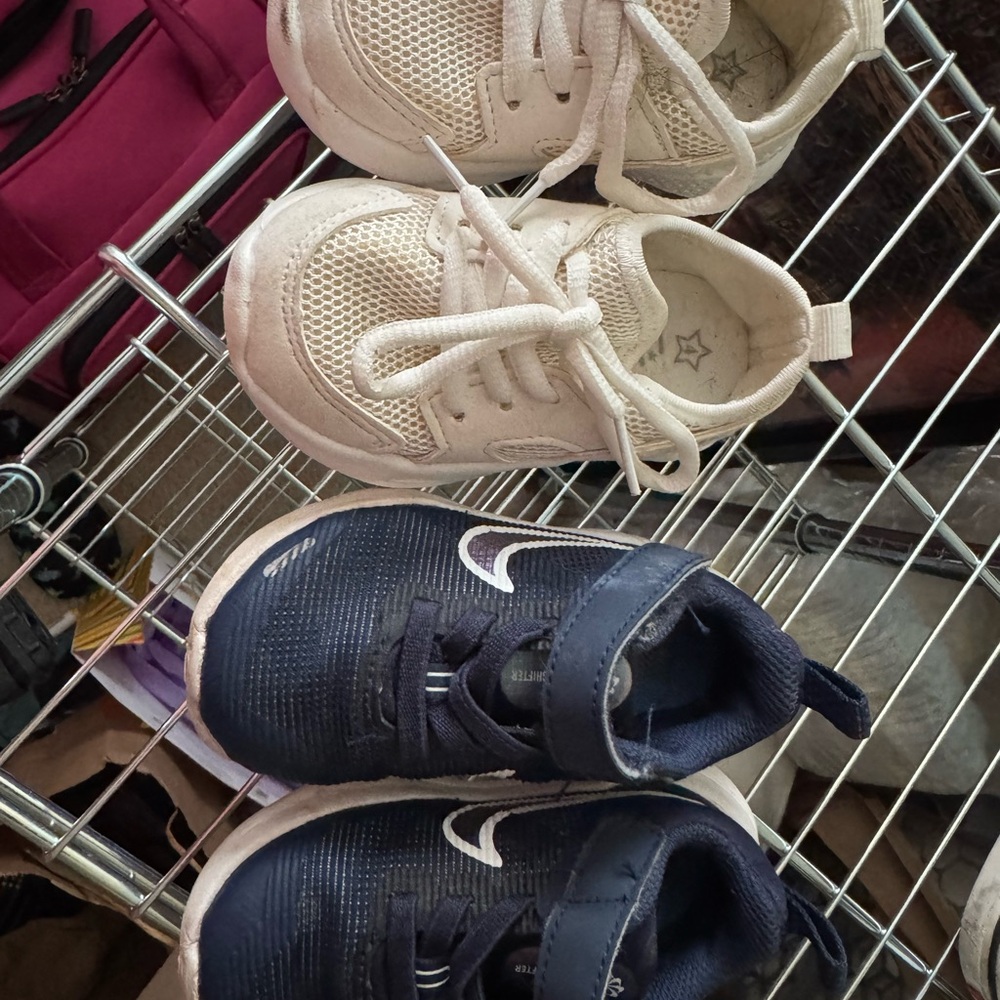 🎉NEW LISTING🎉 Kids' White and Navy Nike Sneakers (both together)